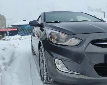 Серый Хендай Акцент, объемом двигателя 1.6 л и пробегом 156 тыс. км за 7200 $, фото 1 на Automoto.ua