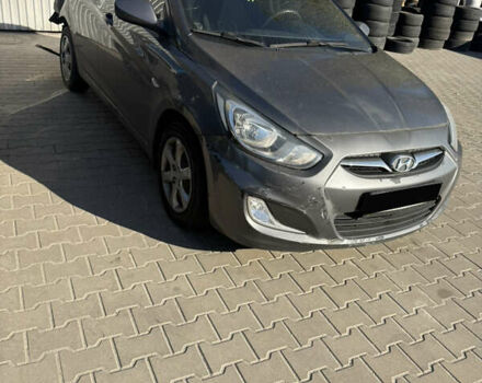 Серый Хендай Акцент, объемом двигателя 1.4 л и пробегом 156 тыс. км за 3599 $, фото 1 на Automoto.ua