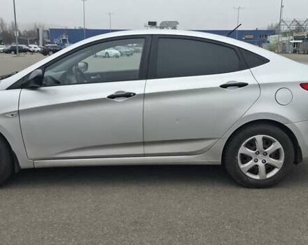 Серый Хендай Акцент, объемом двигателя 1.4 л и пробегом 220 тыс. км за 7000 $, фото 1 на Automoto.ua