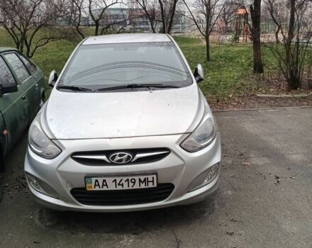 Серый Хендай Акцент, объемом двигателя 1.6 л и пробегом 39 тыс. км за 8000 $, фото 1 на Automoto.ua