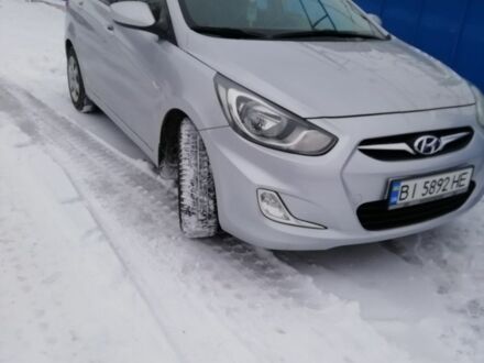 Хендай Акцент 2012 в Карловке на Automoto.ua Серый Хендай Акцент, объемом двигателя 1.4 л и пробегом 196 тыс. км за 7300 $, фото 1 на Automoto.ua