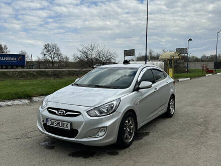 Серый Хендай Акцент, объемом двигателя 1.6 л и пробегом 195 тыс. км за 7500 $, фото 1 на Automoto.ua