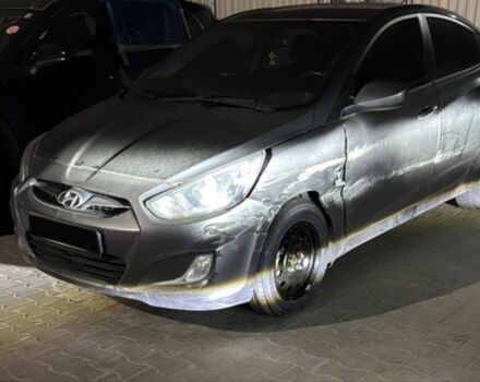 Серый Хендай Акцент, объемом двигателя 1.4 л и пробегом 150 тыс. км за 3499 $, фото 1 на Automoto.ua