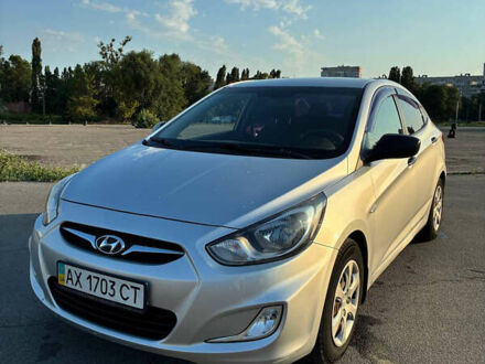 Хендай Акцент 2012 у Харкові на Automoto.ua Сірий Хендай Акцент, об'ємом двигуна 1.4 л та пробігом 250 тис. км за 5300 $, фото 1 на Automoto.ua
