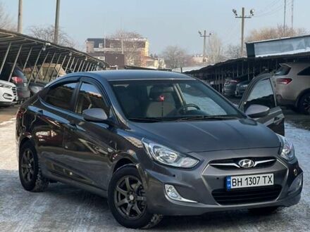 Серый Хендай Акцент, объемом двигателя 1.4 л и пробегом 159 тыс. км за 8000 $, фото 1 на Automoto.ua