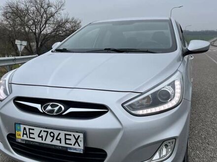 Серый Хендай Акцент, объемом двигателя 1.4 л и пробегом 160 тыс. км за 7800 $, фото 1 на Automoto.ua