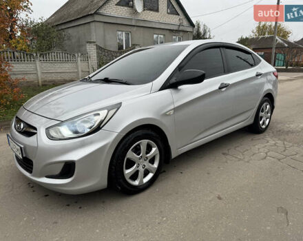 Серый Хендай Акцент, объемом двигателя 1.4 л и пробегом 175 тыс. км за 8000 $, фото 1 на Automoto.ua