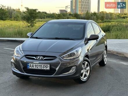 Хендай Акцент 2013 в Киеве на Automoto.ua Серый Хендай Акцент, объемом двигателя 1.4 л и пробегом 105 тыс. км за 7999 $, фото 1 на Automoto.ua