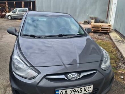 Серый Хендай Акцент, объемом двигателя 1.4 л и пробегом 135 тыс. км за 12000 $, фото 1 на Automoto.ua