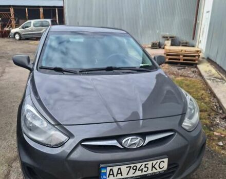 Серый Хендай Акцент, объемом двигателя 1.4 л и пробегом 135 тыс. км за 12000 $, фото 1 на Automoto.ua
