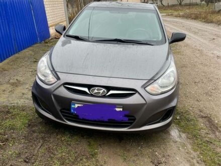 Хендай Акцент 2014 в Кривом Роге на Automoto.ua Серый Хендай Акцент, объемом двигателя 1 л и пробегом 75 тыс. км за 8200 $, фото 1 на Automoto.ua