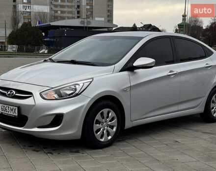 Серый Хендай Акцент, объемом двигателя 1.58 л и пробегом 166 тыс. км за 9800 $, фото 1 на Automoto.ua