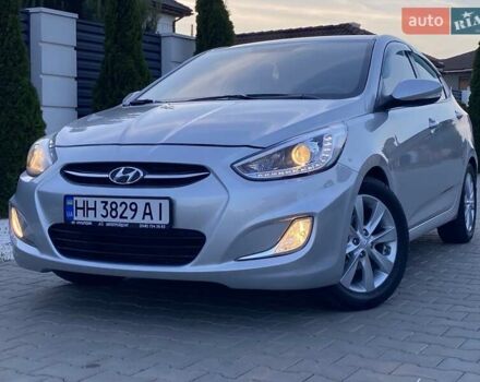 Сірий Хендай Акцент, об'ємом двигуна 1.4 л та пробігом 86 тис. км за 10950 $, фото 1 на Automoto.ua