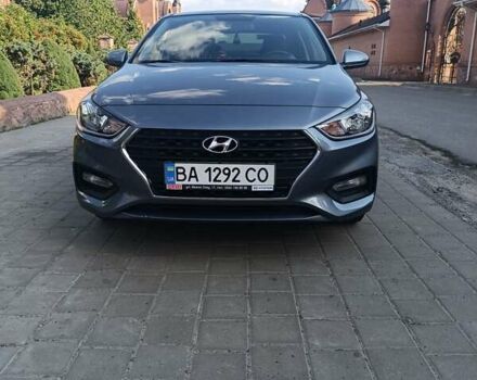 Сірий Хендай Акцент, об'ємом двигуна 1.37 л та пробігом 36 тис. км за 12000 $, фото 1 на Automoto.ua