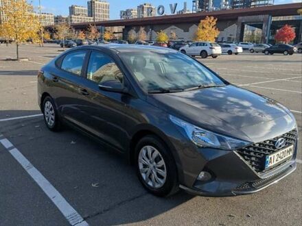 Серый Хендай Акцент, объемом двигателя 1.37 л и пробегом 43 тыс. км за 13500 $, фото 1 на Automoto.ua