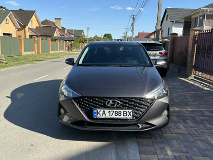 Хендай Акцент 2021 у Києві на Automoto.ua Сірий Хендай Акцент, об'ємом двигуна 1.37 л та пробігом 42 тис. км за 14300 $, фото 1 на Automoto.ua