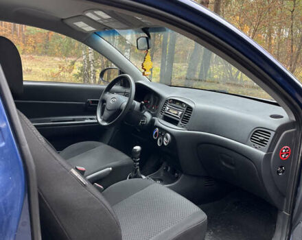 Синий Хендай Акцент, объемом двигателя 1.4 л и пробегом 160 тыс. км за 4400 $, фото 9 на Automoto.ua