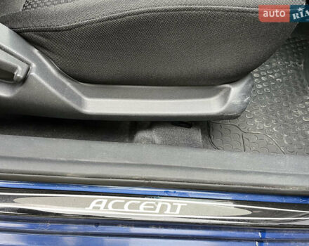 Синий Хендай Акцент, объемом двигателя 1.4 л и пробегом 160 тыс. км за 4400 $, фото 18 на Automoto.ua
