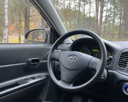 Синий Хендай Акцент, объемом двигателя 1.4 л и пробегом 160 тыс. км за 4400 $, фото 16 на Automoto.ua