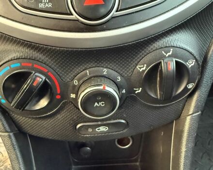 Синий Хендай Акцент, объемом двигателя 1.4 л и пробегом 220 тыс. км за 6700 $, фото 13 на Automoto.ua