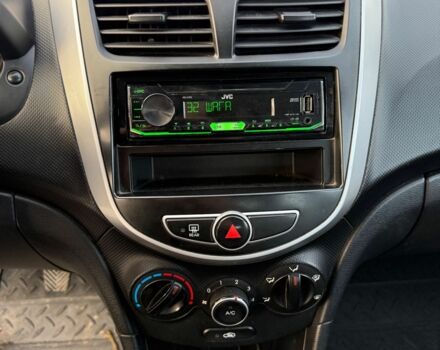 Синий Хендай Акцент, объемом двигателя 1.4 л и пробегом 220 тыс. км за 6700 $, фото 12 на Automoto.ua