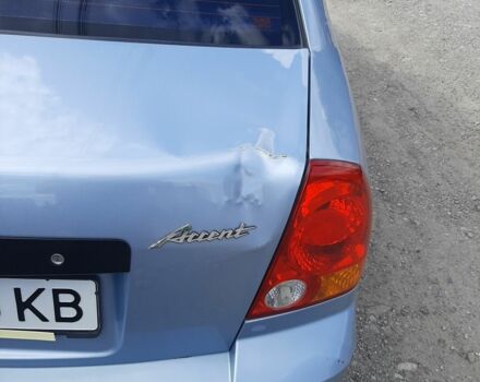 Синий Хендай Акцент, объемом двигателя 1.5 л и пробегом 200 тыс. км за 3000 $, фото 6 на Automoto.ua