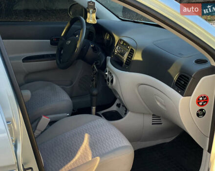 Синий Хендай Акцент, объемом двигателя 1.4 л и пробегом 196 тыс. км за 5500 $, фото 9 на Automoto.ua