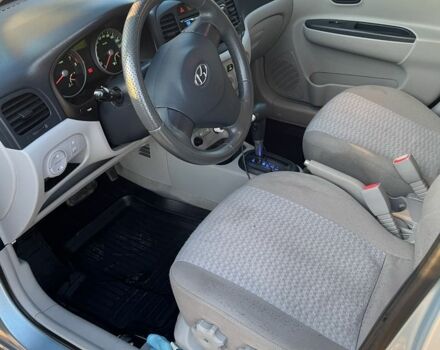 Синий Хендай Акцент, объемом двигателя 1.4 л и пробегом 174 тыс. км за 4000 $, фото 3 на Automoto.ua