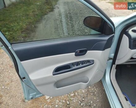 Синий Хендай Акцент, объемом двигателя 1.4 л и пробегом 300 тыс. км за 2800 $, фото 8 на Automoto.ua