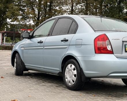 Синий Хендай Акцент, объемом двигателя 1.4 л и пробегом 270 тыс. км за 4550 $, фото 2 на Automoto.ua