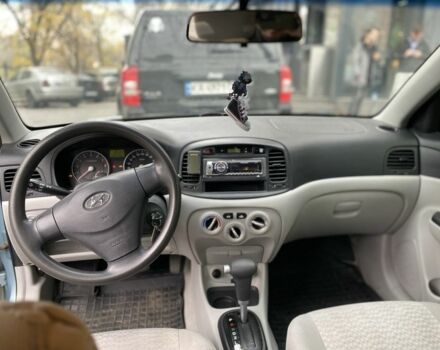 Синий Хендай Акцент, объемом двигателя 1.4 л и пробегом 195 тыс. км за 5500 $, фото 7 на Automoto.ua