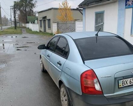 Синий Хендай Акцент, объемом двигателя 1.4 л и пробегом 300 тыс. км за 2800 $, фото 3 на Automoto.ua
