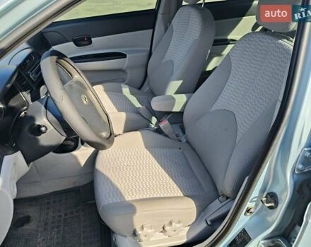 Синий Хендай Акцент, объемом двигателя 1.5 л и пробегом 210 тыс. км за 5000 $, фото 13 на Automoto.ua