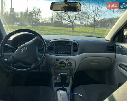 Синій Хендай Акцент, об'ємом двигуна 1.6 л та пробігом 240 тис. км за 5399 $, фото 8 на Automoto.ua