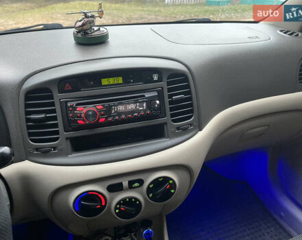 Синий Хендай Акцент, объемом двигателя 1.49 л и пробегом 165 тыс. км за 5500 $, фото 26 на Automoto.ua