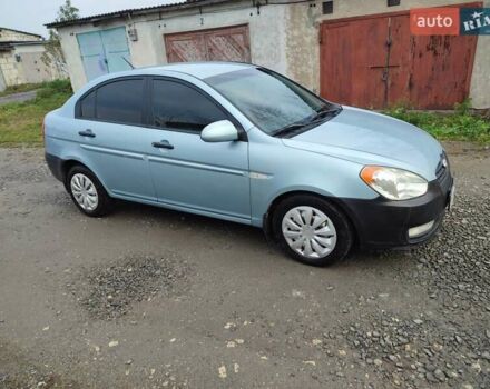 Синий Хендай Акцент, объемом двигателя 1.4 л и пробегом 300 тыс. км за 2800 $, фото 3 на Automoto.ua
