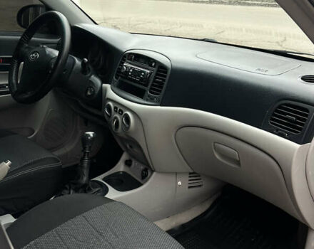 Синий Хендай Акцент, объемом двигателя 1.4 л и пробегом 161 тыс. км за 4800 $, фото 15 на Automoto.ua