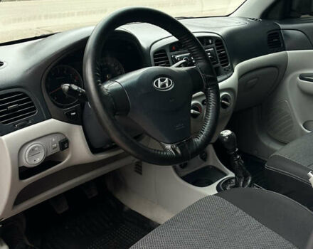 Синий Хендай Акцент, объемом двигателя 1.4 л и пробегом 161 тыс. км за 4800 $, фото 14 на Automoto.ua