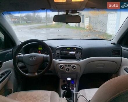 Синий Хендай Акцент, объемом двигателя 1.4 л и пробегом 300 тыс. км за 2800 $, фото 5 на Automoto.ua