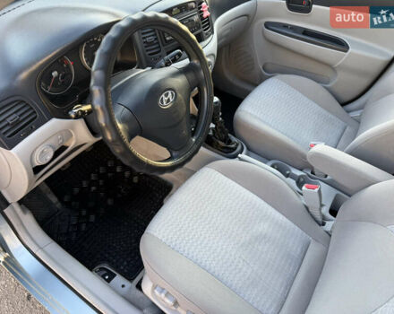 Синий Хендай Акцент, объемом двигателя 1.4 л и пробегом 125 тыс. км за 4700 $, фото 13 на Automoto.ua