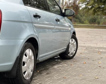 Синий Хендай Акцент, объемом двигателя 1.4 л и пробегом 270 тыс. км за 4550 $, фото 6 на Automoto.ua