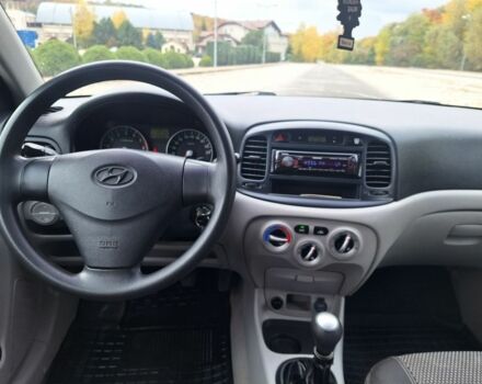 Синій Хендай Акцент, об'ємом двигуна 1.4 л та пробігом 123 тис. км за 4200 $, фото 4 на Automoto.ua