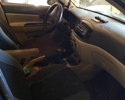 Синий Хендай Акцент, объемом двигателя 1.5 л и пробегом 170 тыс. км за 2500 $, фото 5 на Automoto.ua