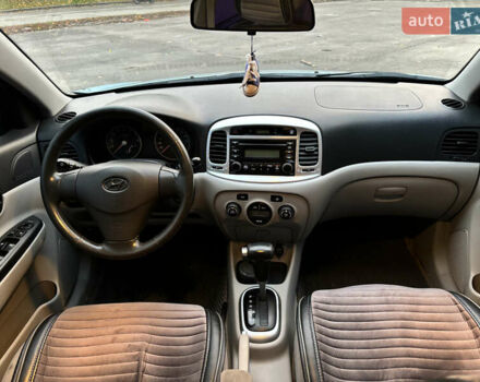 Синій Хендай Акцент, об'ємом двигуна 1.6 л та пробігом 181 тис. км за 5700 $, фото 13 на Automoto.ua
