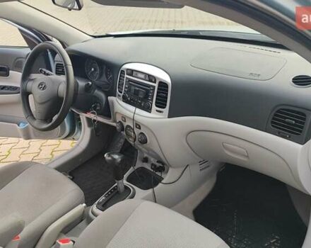 Синий Хендай Акцент, объемом двигателя 1.6 л и пробегом 171 тыс. км за 6450 $, фото 5 на Automoto.ua