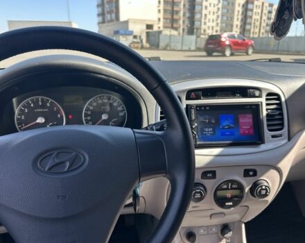 Синий Хендай Акцент, объемом двигателя 1.6 л и пробегом 205 тыс. км за 4700 $, фото 6 на Automoto.ua