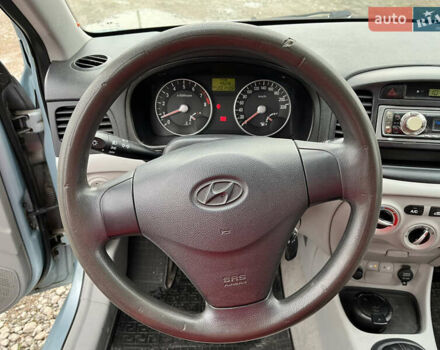 Синий Хендай Акцент, объемом двигателя 1.4 л и пробегом 201 тыс. км за 4100 $, фото 8 на Automoto.ua