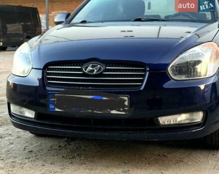 Синий Хендай Акцент, объемом двигателя 1.4 л и пробегом 250 тыс. км за 5800 $, фото 2 на Automoto.ua