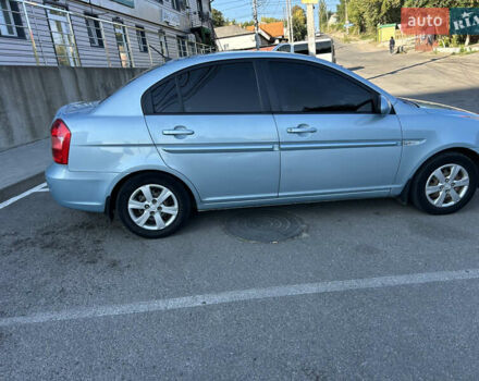 Синий Хендай Акцент, объемом двигателя 1.6 л и пробегом 240 тыс. км за 4600 $, фото 4 на Automoto.ua
