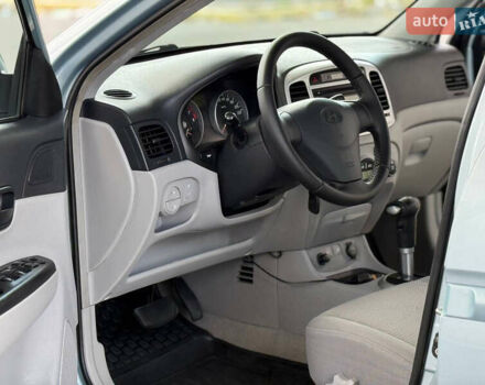 Синий Хендай Акцент, объемом двигателя 1.59 л и пробегом 181 тыс. км за 5600 $, фото 12 на Automoto.ua